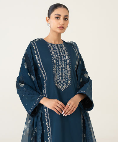 3 PIECE - EMBROIDERED TEXTURED LAWN SUIT | SIGNATURE LAWN VOL 4 | SAPPHIRE in UK USA UAE online kapraye.com