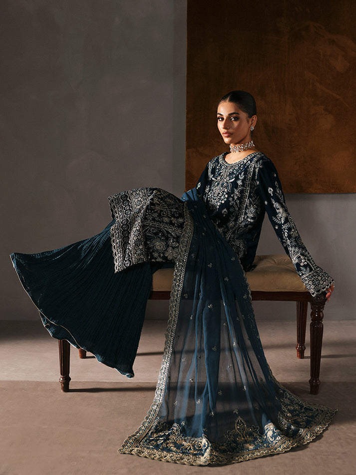 MORENA | MARAIS UNSTITCHED VELVETS FORMALS | GULAAL