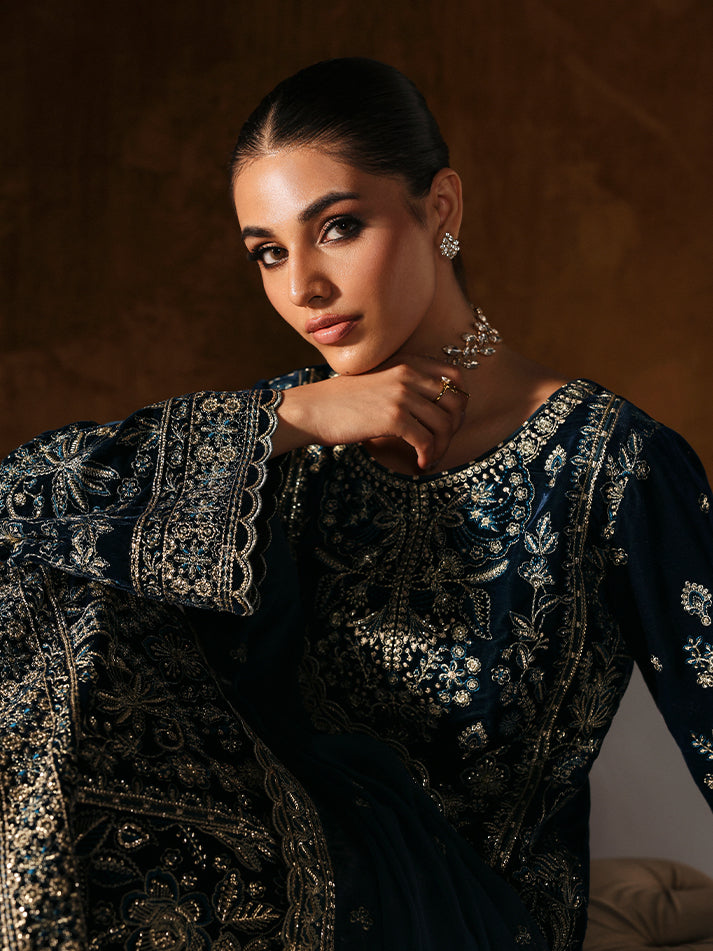 MORENA | MARAIS UNSTITCHED VELVETS FORMALS | GULAAL