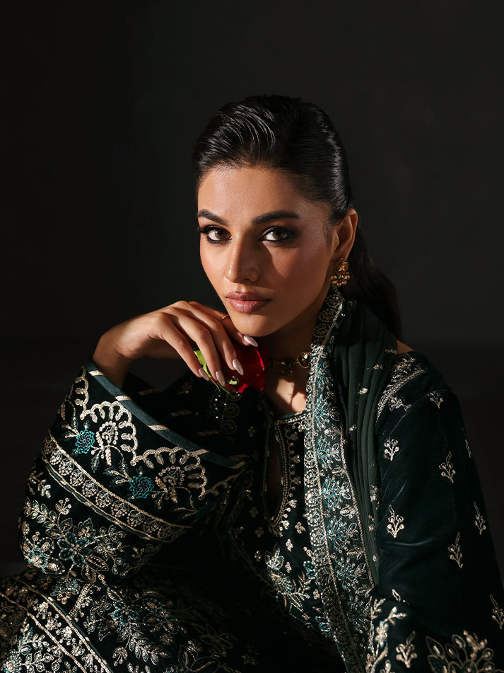 EVANA | MARAIS UNSTITCHED VELVETS FORMALS | GULAAL