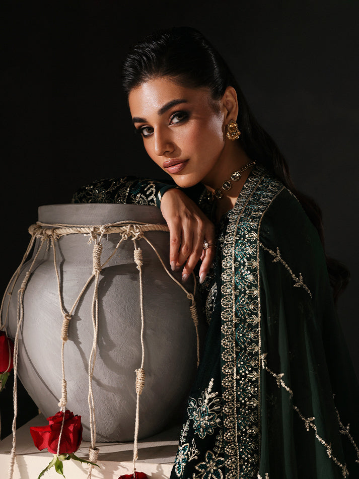 EVANA | MARAIS UNSTITCHED VELVETS FORMALS | GULAAL