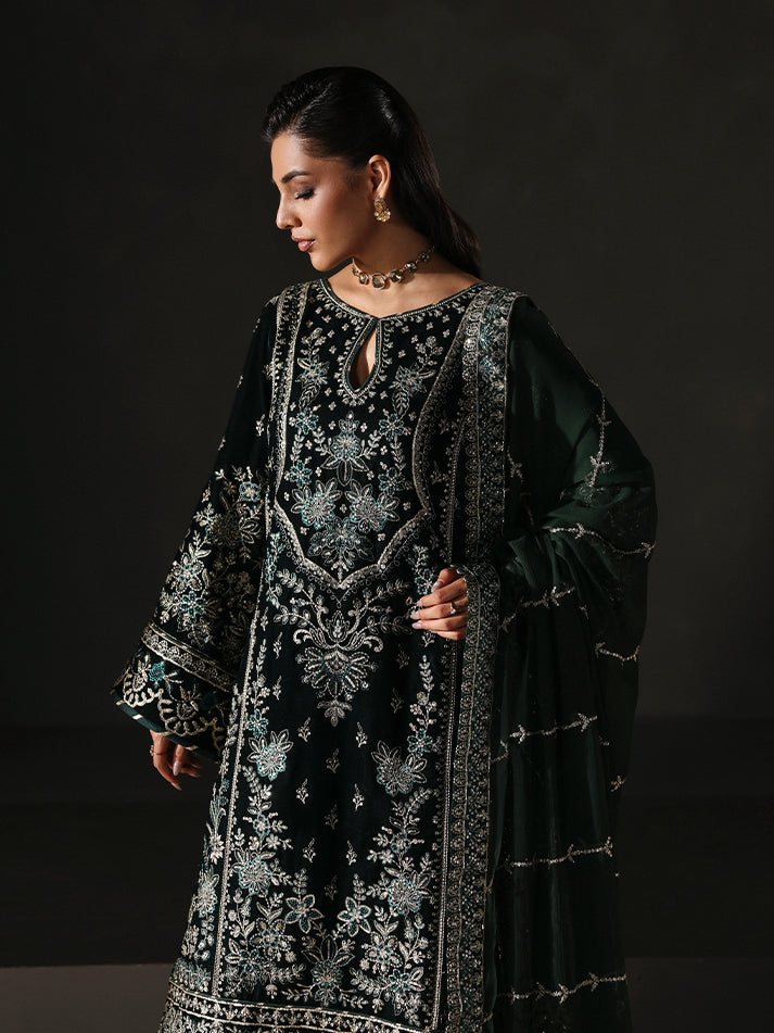 EVANA | MARAIS UNSTITCHED VELVETS FORMALS | GULAAL
