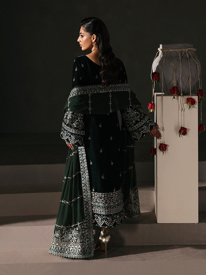 EVANA | MARAIS UNSTITCHED VELVETS FORMALS | GULAAL