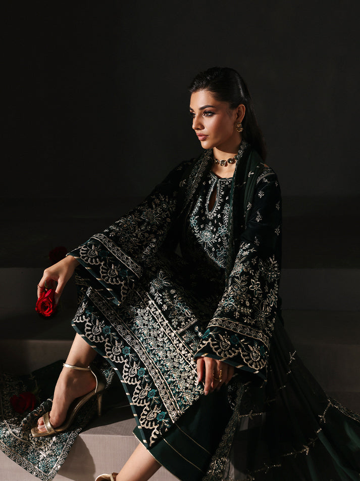 EVANA | MARAIS UNSTITCHED VELVETS FORMALS | GULAAL