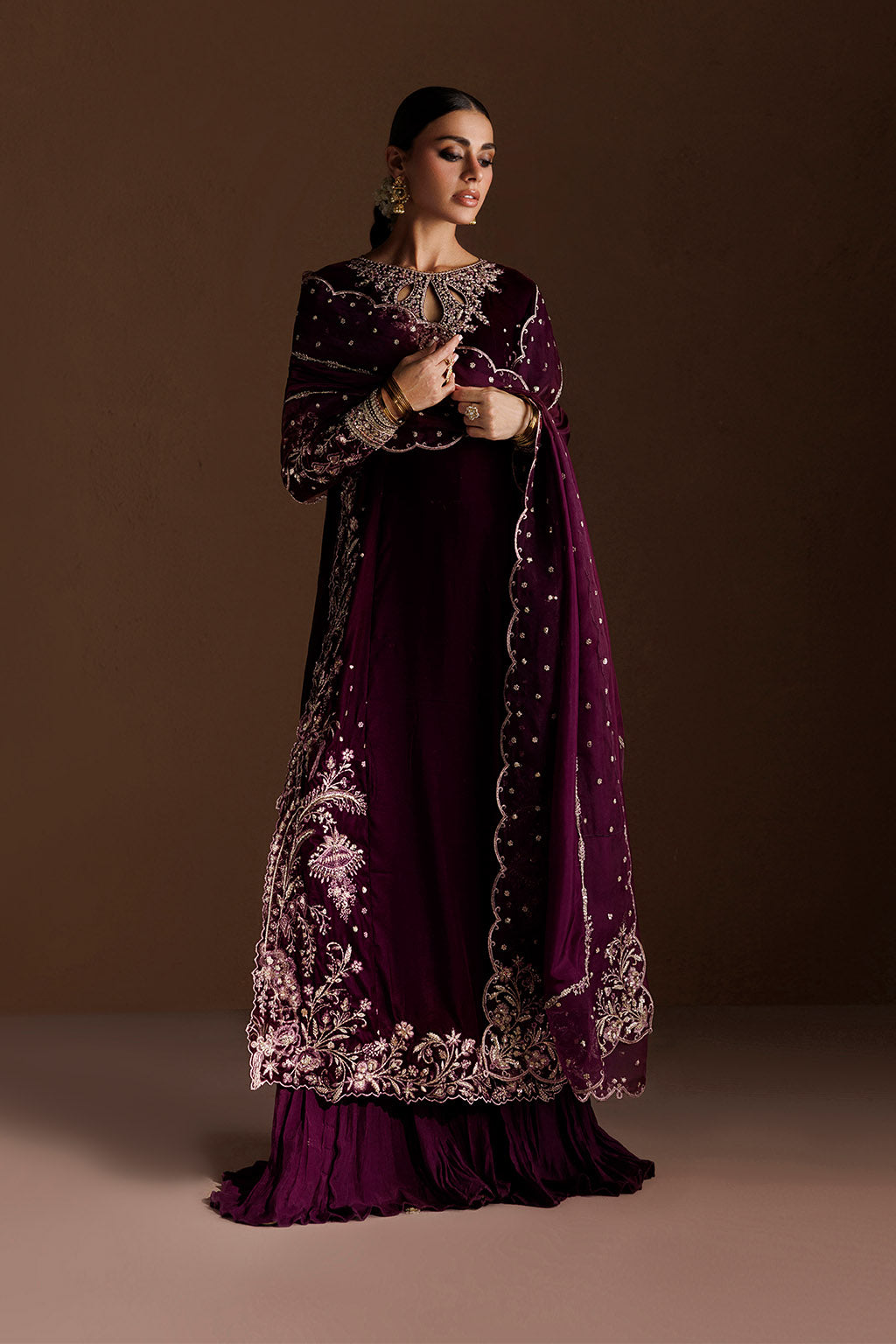 IV-91 Dyed Plain Velvet | VELVET 26 | IZNIK