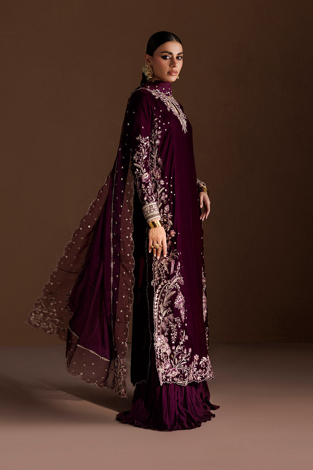 IV-91 Dyed Plain Velvet | VELVET 26 | IZNIK