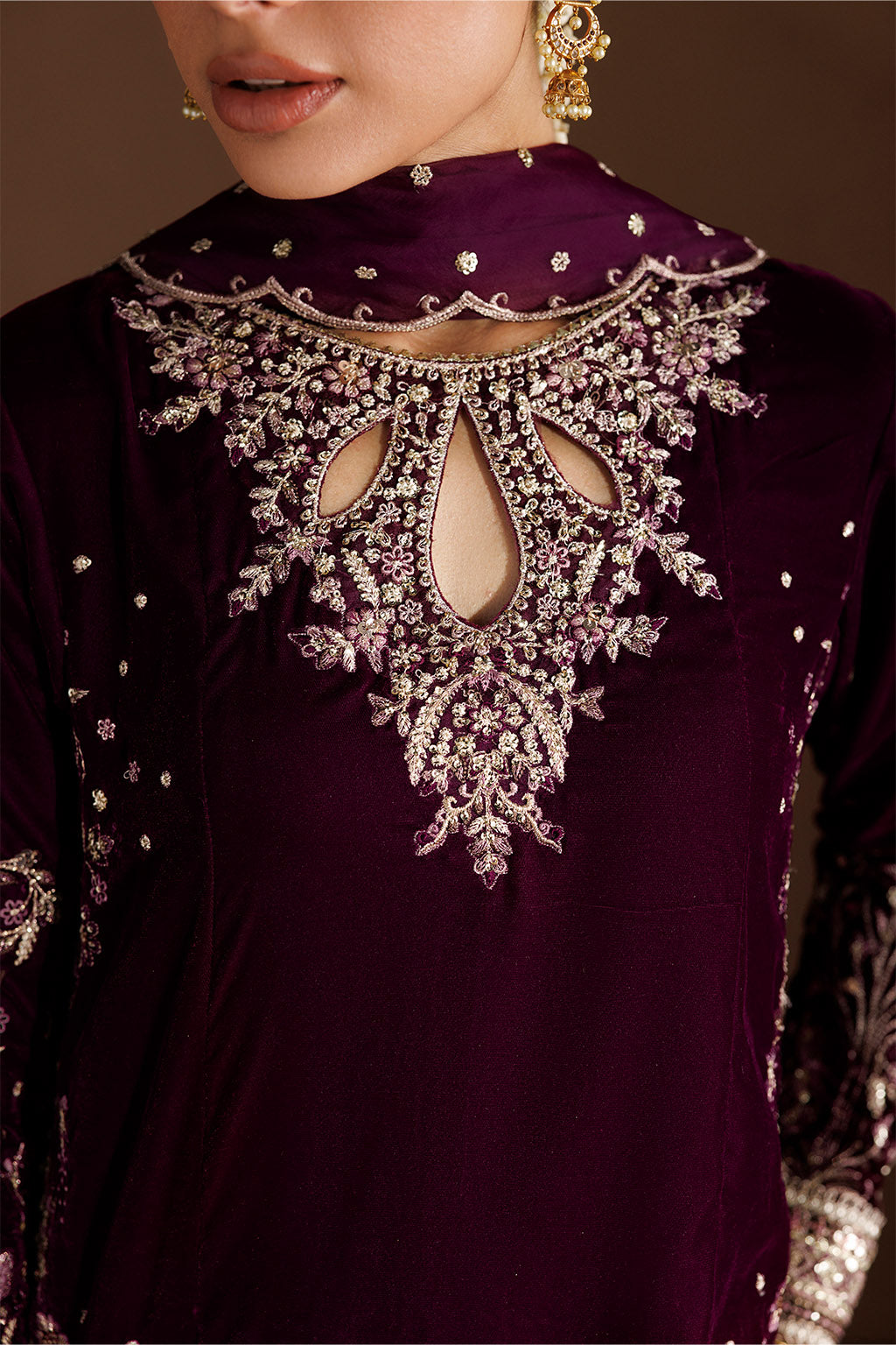 IV-91 Dyed Plain Velvet | VELVET 26 | IZNIK