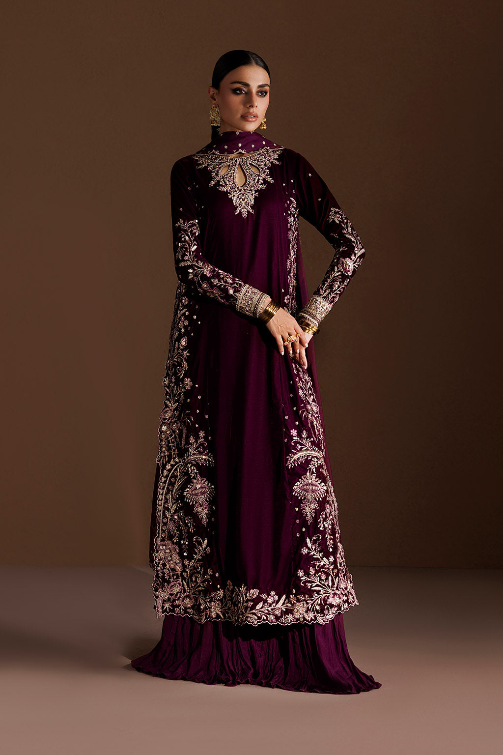 IV-91 Dyed Plain Velvet | VELVET 26 | IZNIK
