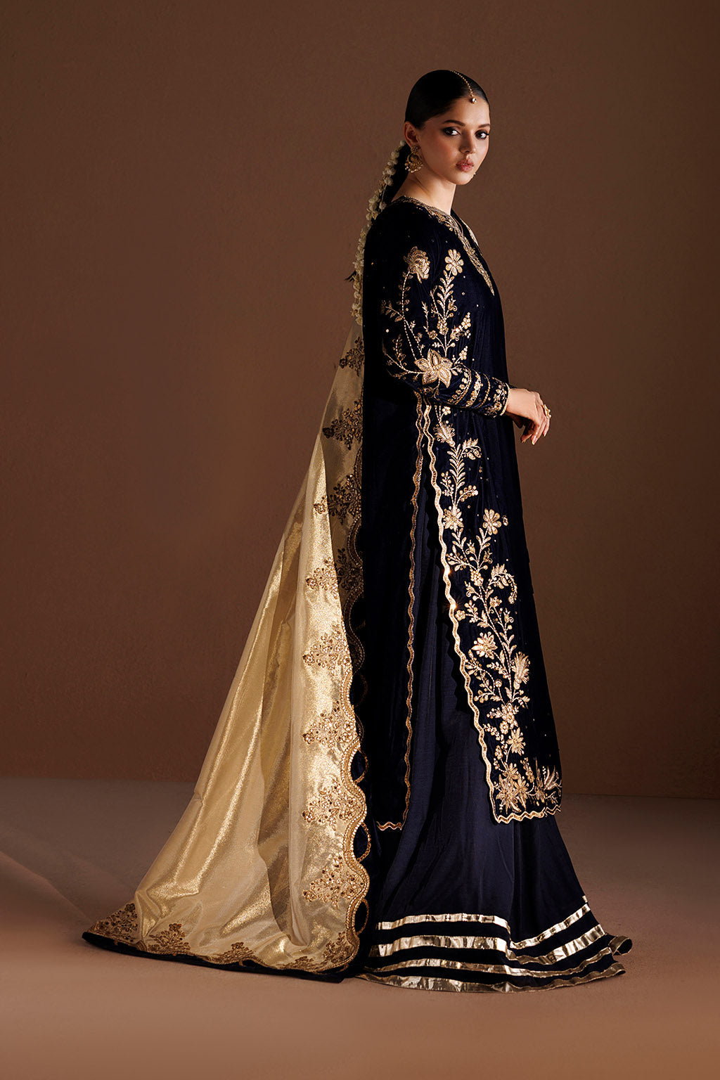 IV-85 Embroidered Velvet | VELVET 26 | IZNIK