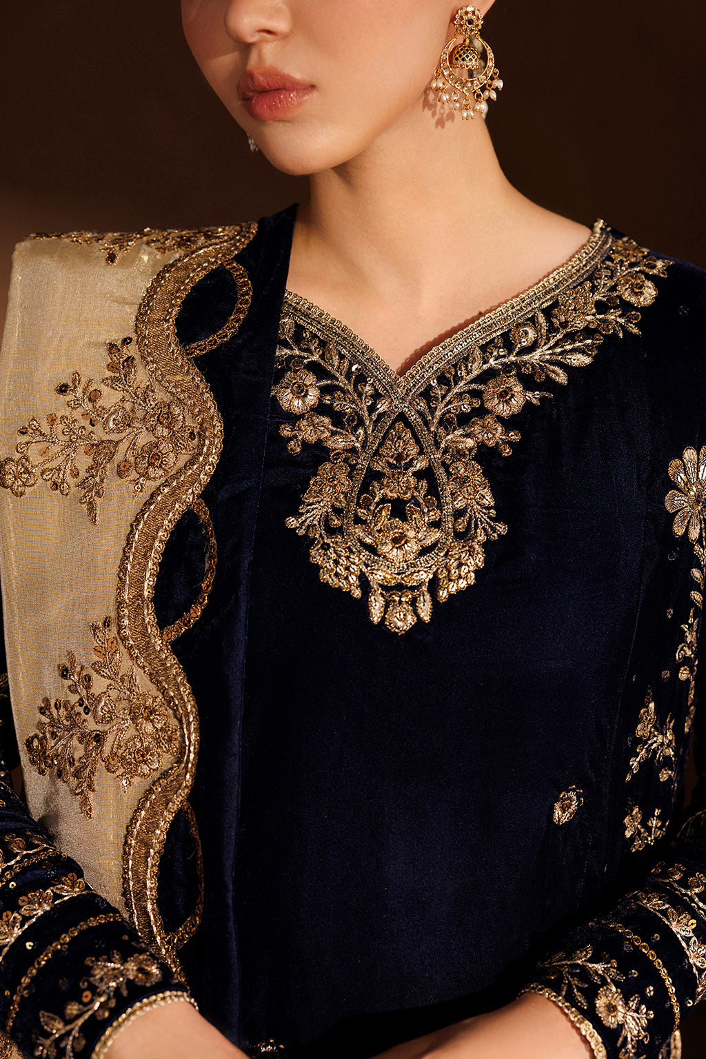 IV-85 Embroidered Velvet | VELVET 26 | IZNIK