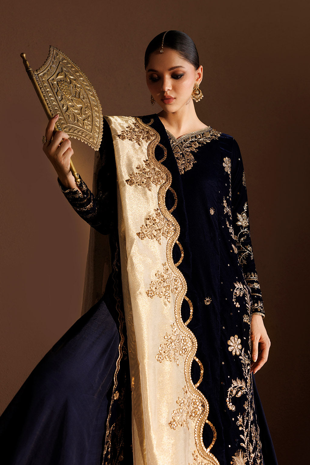 IV-85 Embroidered Velvet | VELVET 26 | IZNIK