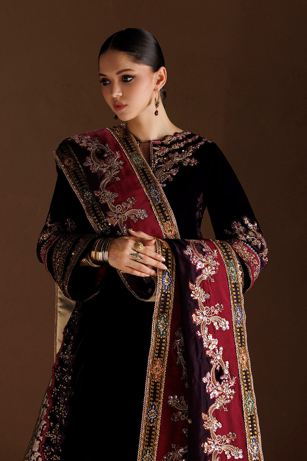 IV-81 Embroidered Velvet | VELVET 26 | IZNIK