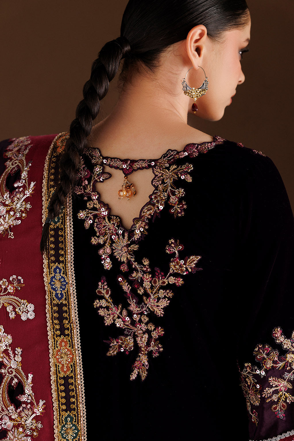 IV-81 Embroidered Velvet | VELVET 26 | IZNIK
