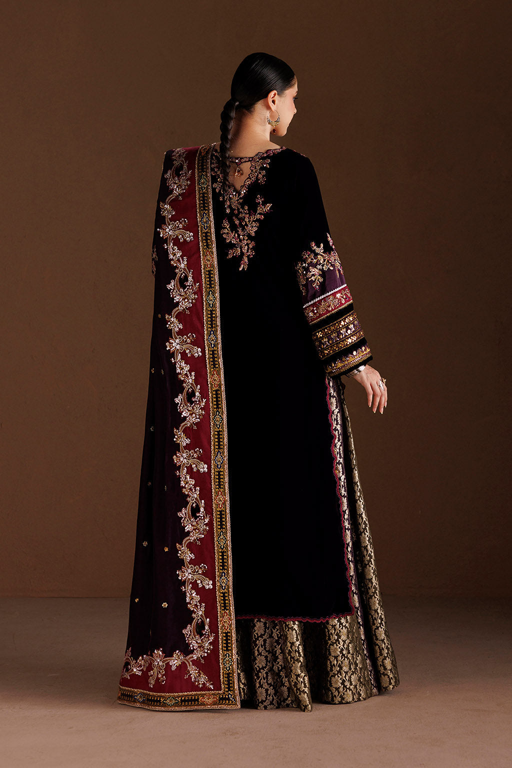 IV-81 Embroidered Velvet | VELVET 26 | IZNIK