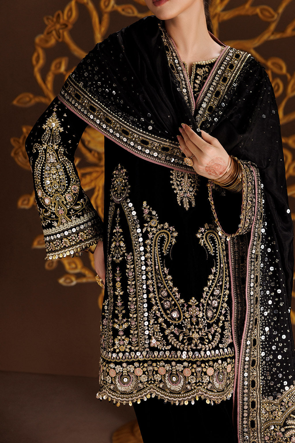 IV-90 Embroidered Velvet | VELVET 26 | IZNIK
