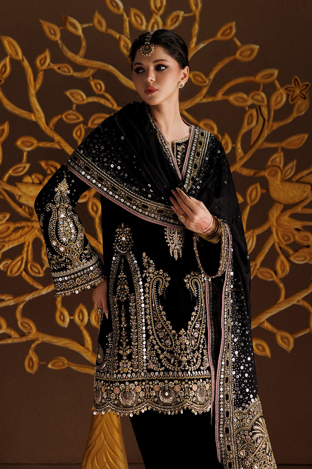 IV-90 Embroidered Velvet | VELVET 26 | IZNIK