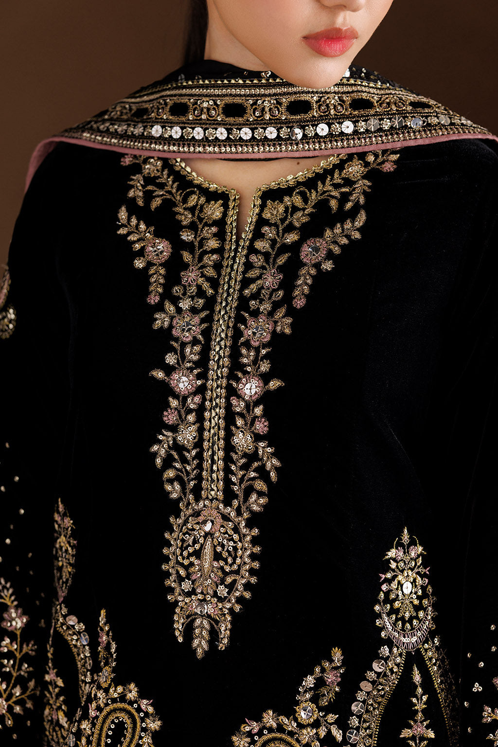 IV-90 Embroidered Velvet | VELVET 26 | IZNIK