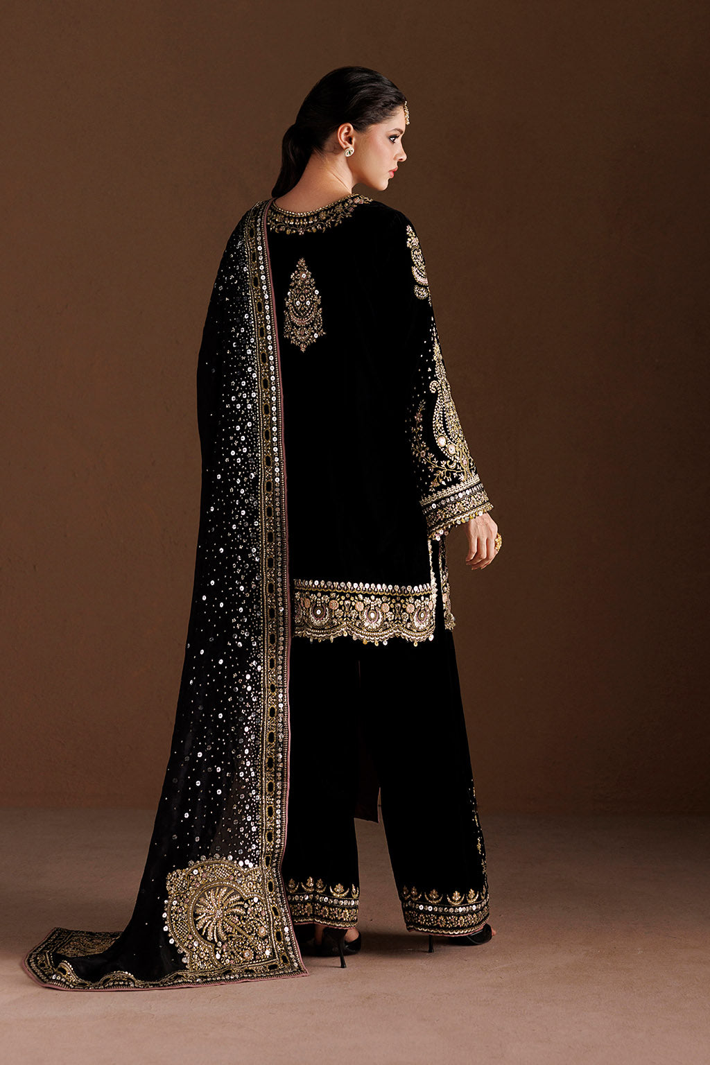 IV-90 Embroidered Velvet | VELVET 26 | IZNIK