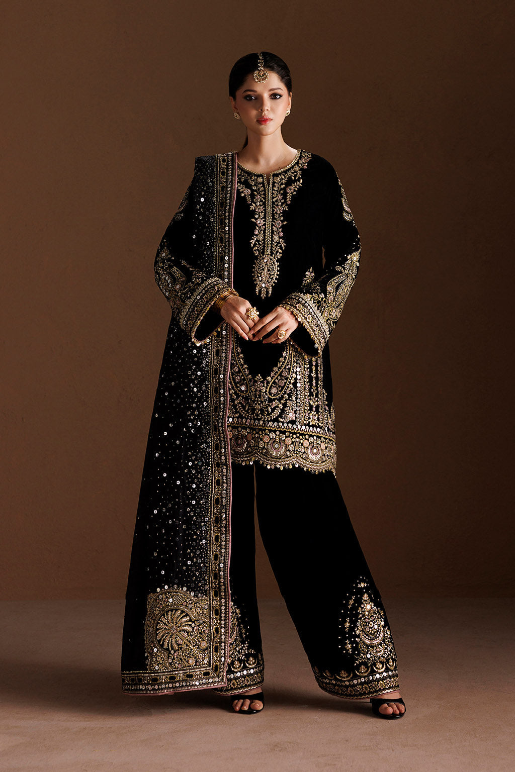 IV-90 Embroidered Velvet | VELVET 26 | IZNIK