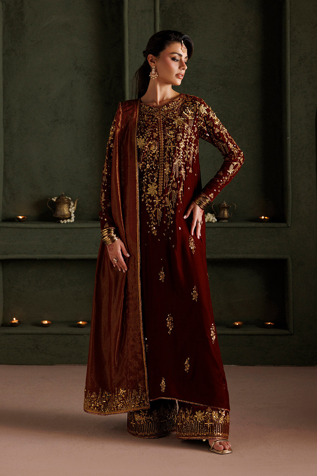 IV-89 Embroidered Velvet | VELVET 26 | IZNIK