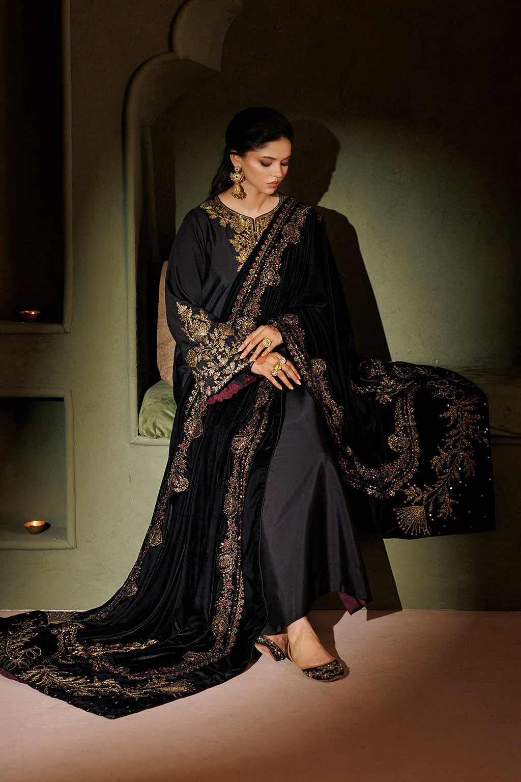 IV-80 Embroidered Sheesha Silk | VELVET 26 | IZNIK