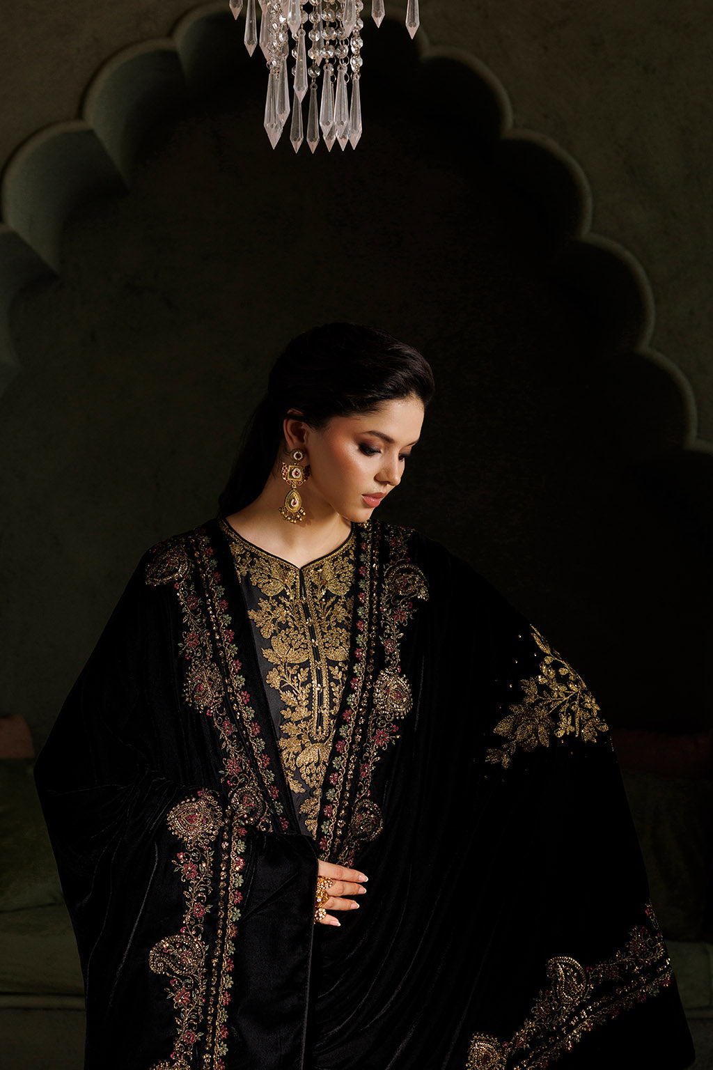 IV-80 Embroidered Sheesha Silk | VELVET 26 | IZNIK