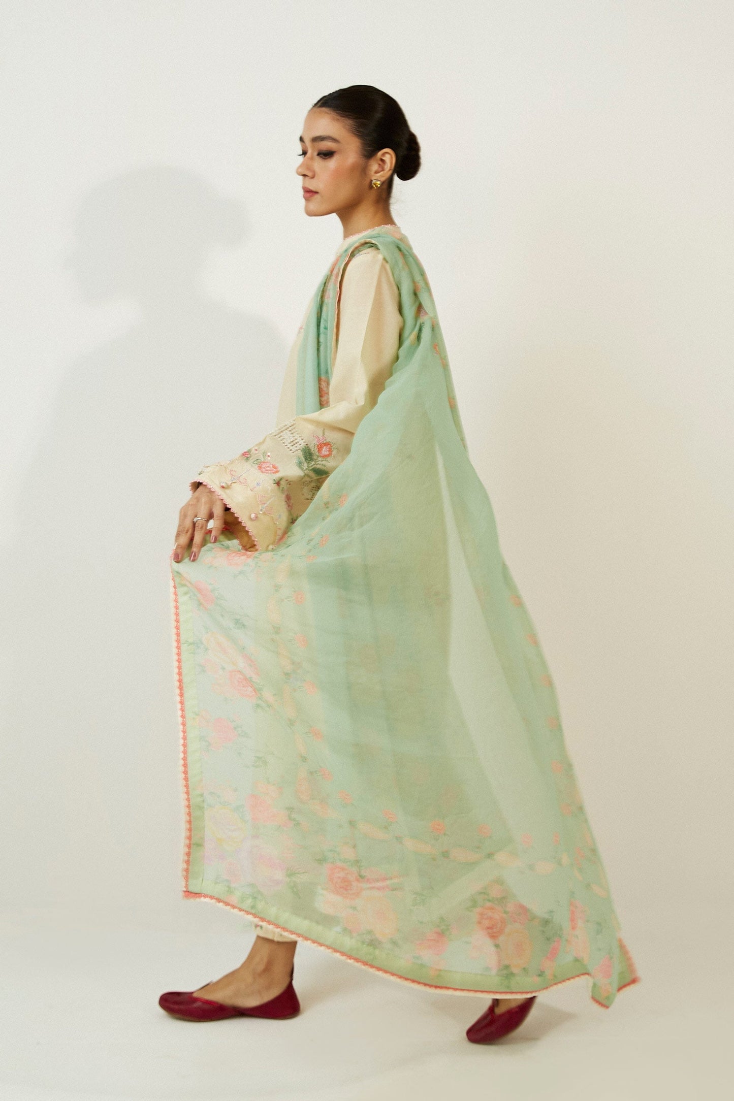 ZCE23-2A || COCO Lawn Volume II 2023 || ZARA SHAHJAHAN in UK USA UAE online kapraye.com