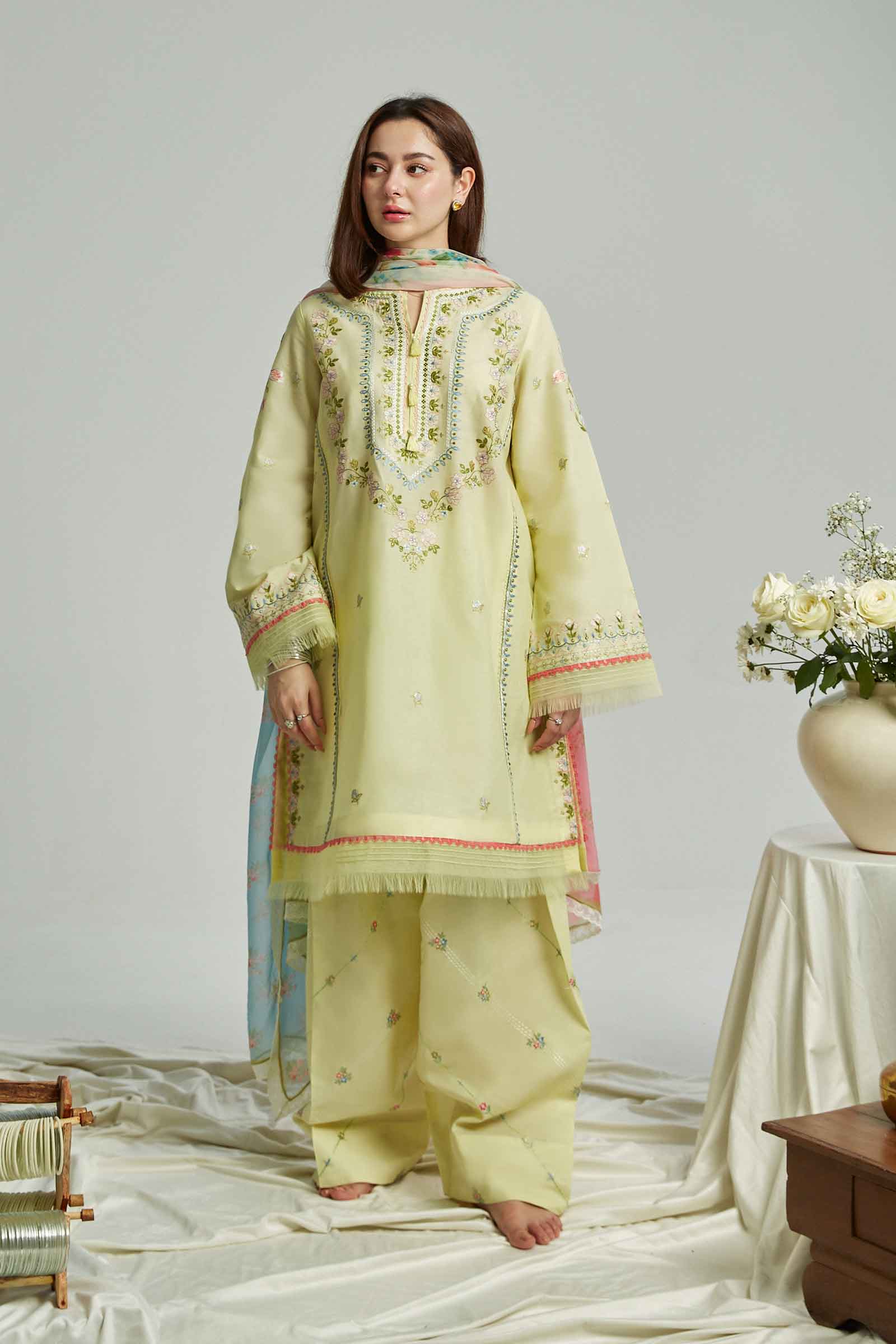 ZCE23-6B || COCO Lawn Volume II 2023 || ZARA SHAHJAHAN in UK USA UAE online kapraye.com