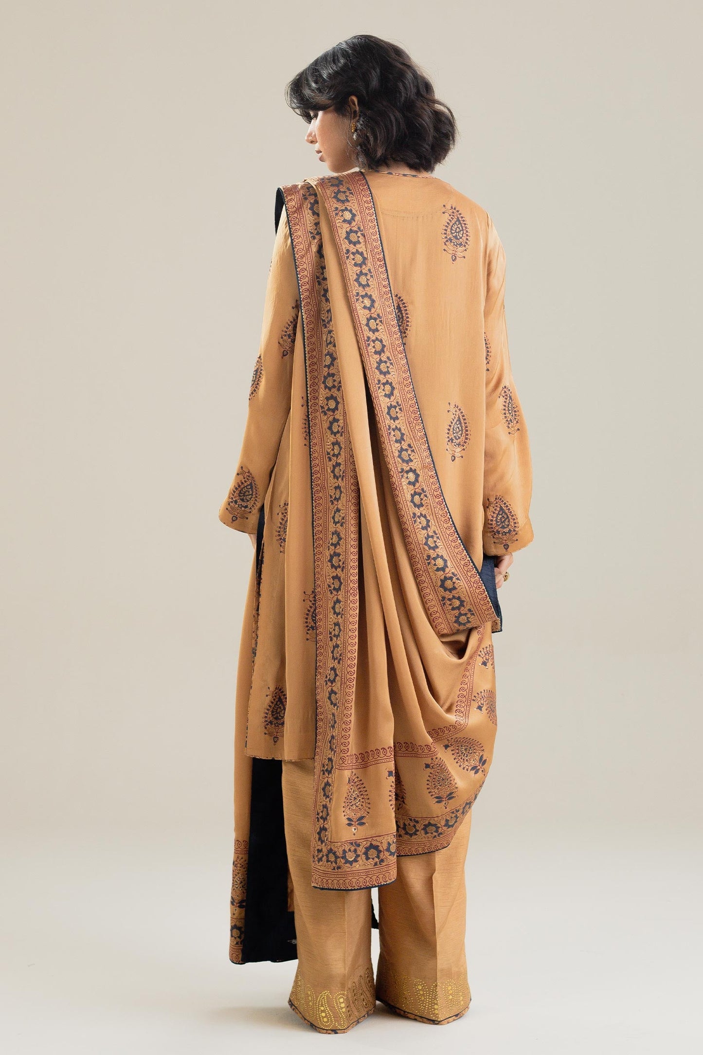 ZHC-043 | HAND CRAFTED | ZARA SHAHJAHAN