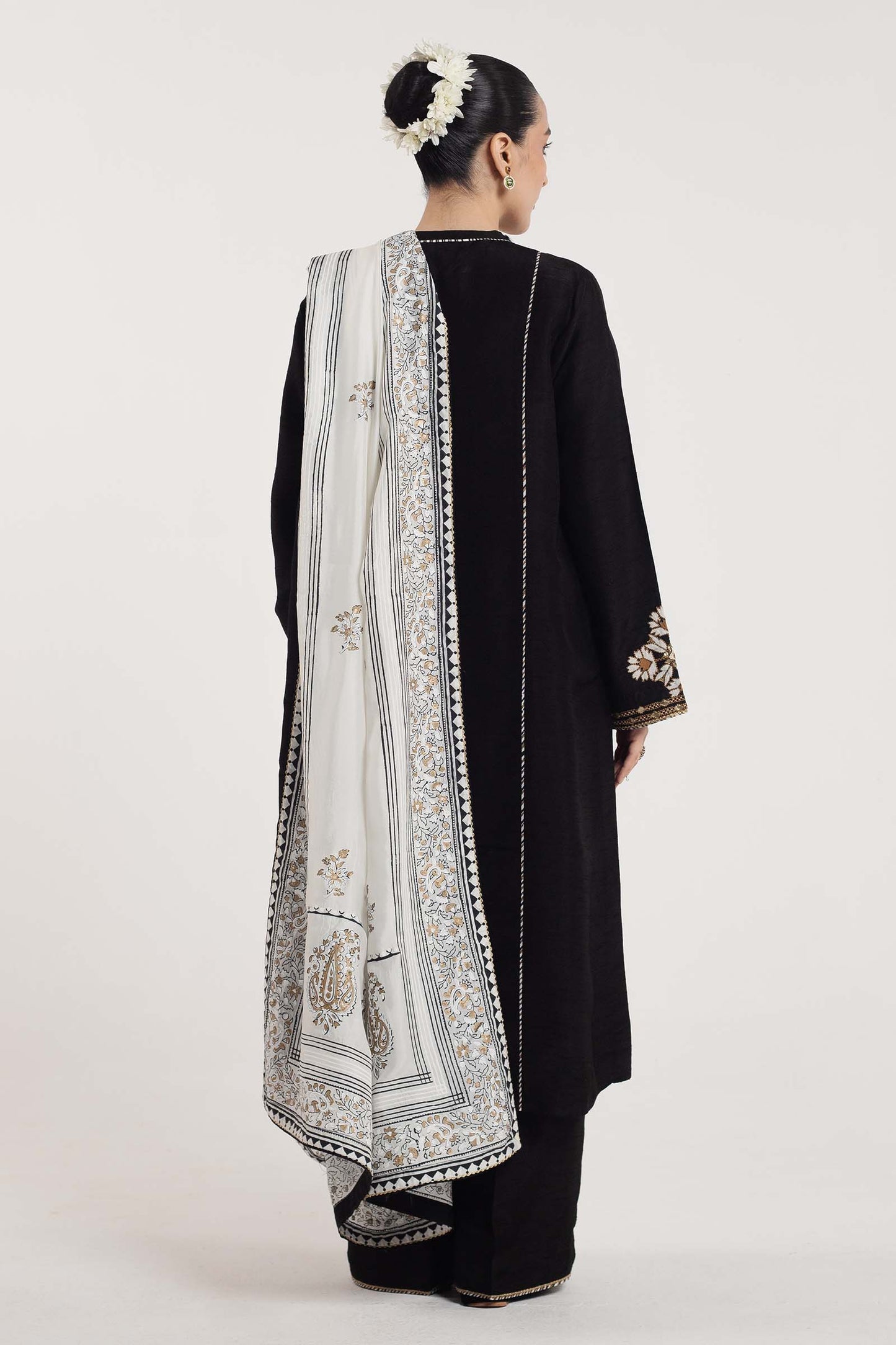 ZHC-048 | HAND CRAFTED | ZARA SHAHJAHAN