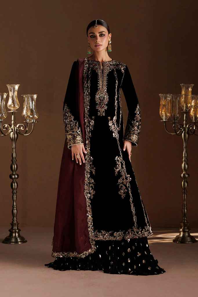 IV-84 Embroidered Velvet | VELVET 26 | IZNIK