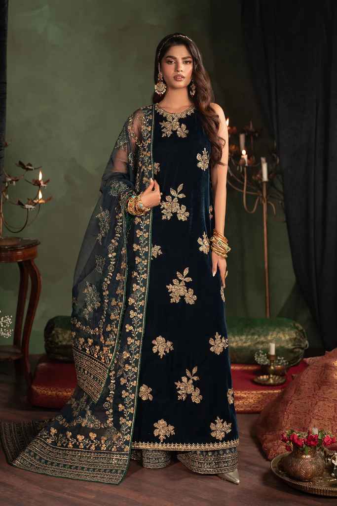 IV-51 Embroidered Velvet | VELVET 26 | IZNIK