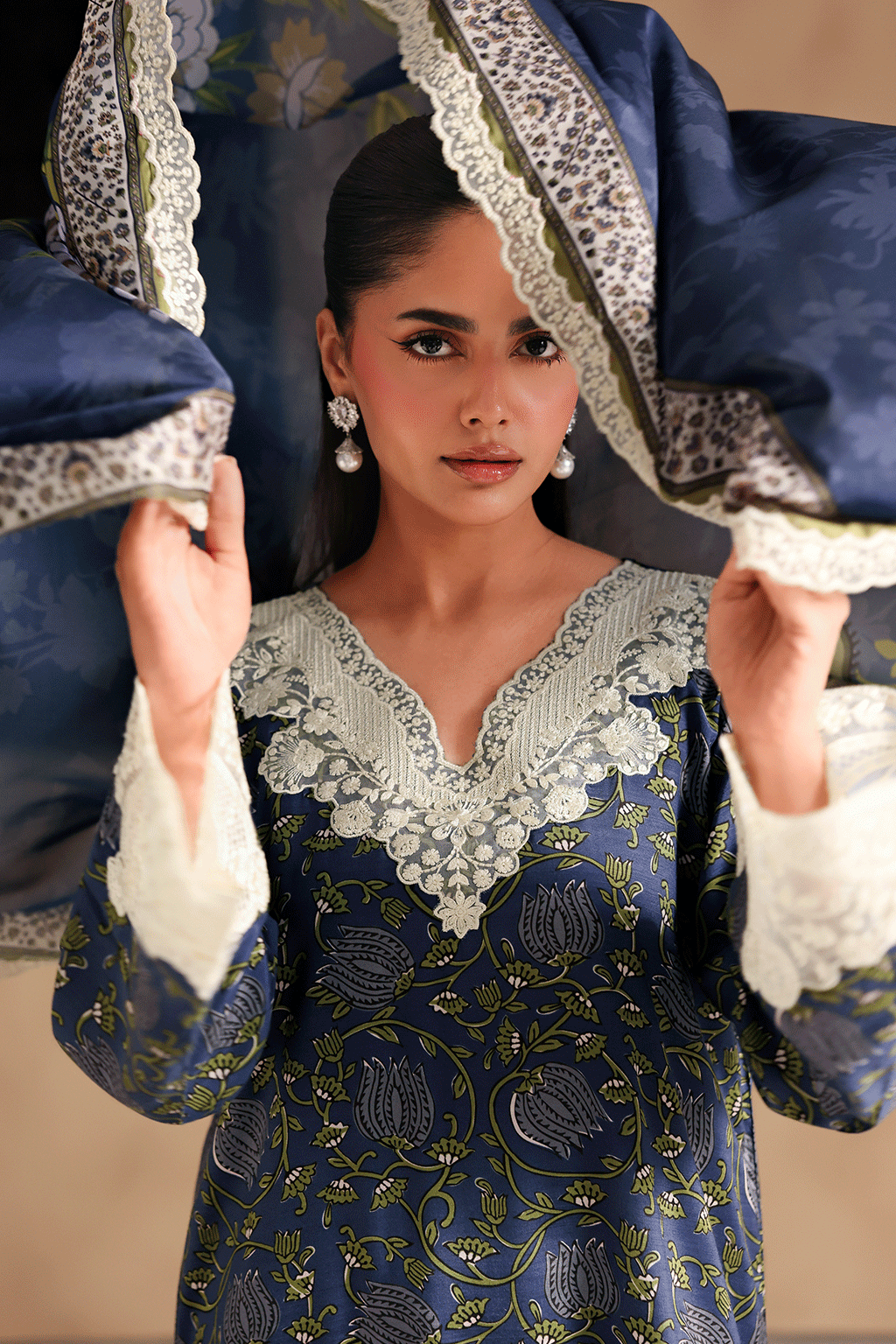 RS-204 | NAQSH RAWSILK | RAMSHA