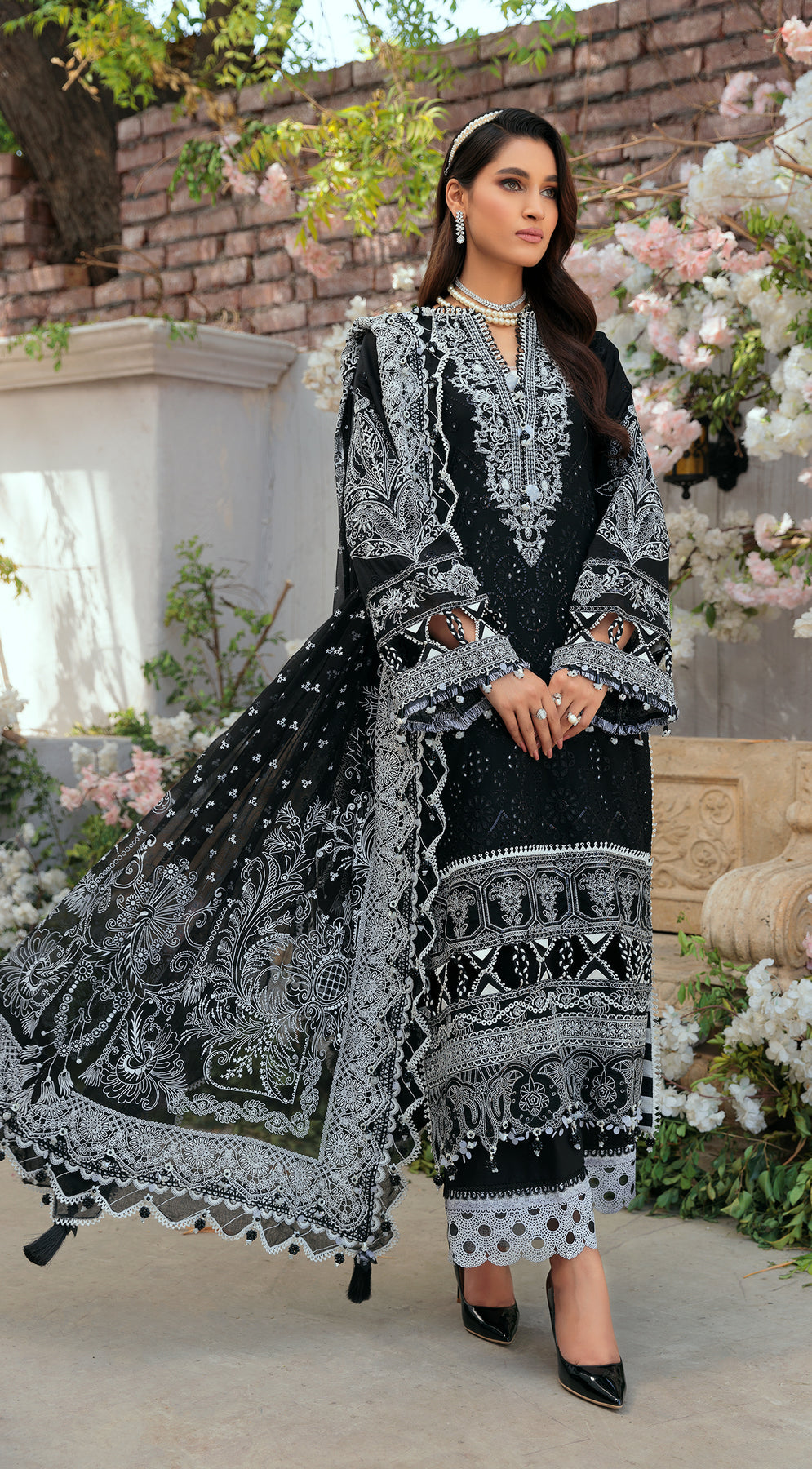 KHADIJA || CHIKANKARI "22 || ANAYA BY KIRAN CHAUDHARY in UK USA UAE online kapraye.com