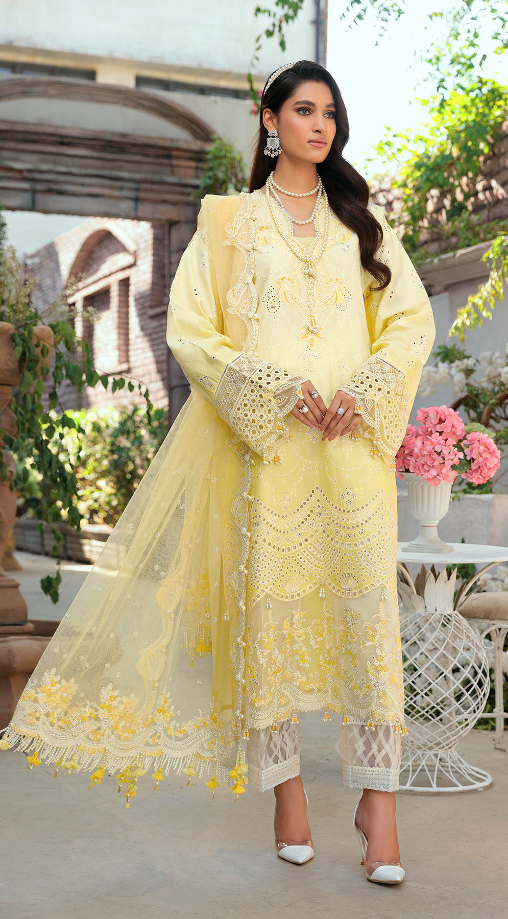 GULBAHAR || CHIKANKARI "22 || ANAYA BY KIRAN CHAUDHARY in UK USA UAE online kapraye.com