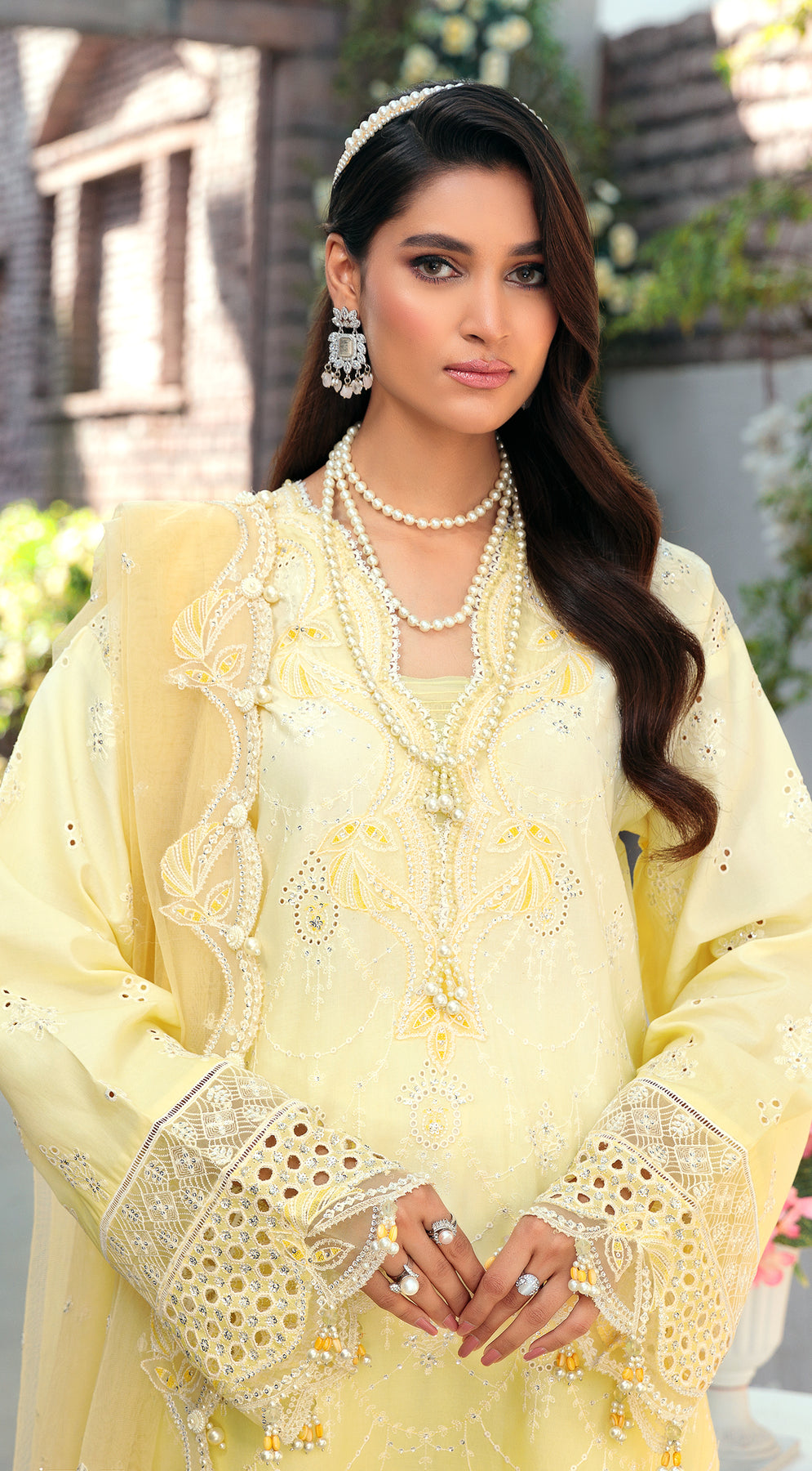 GULBAHAR || CHIKANKARI "22 || ANAYA BY KIRAN CHAUDHARY in UK USA UAE online kapraye.com