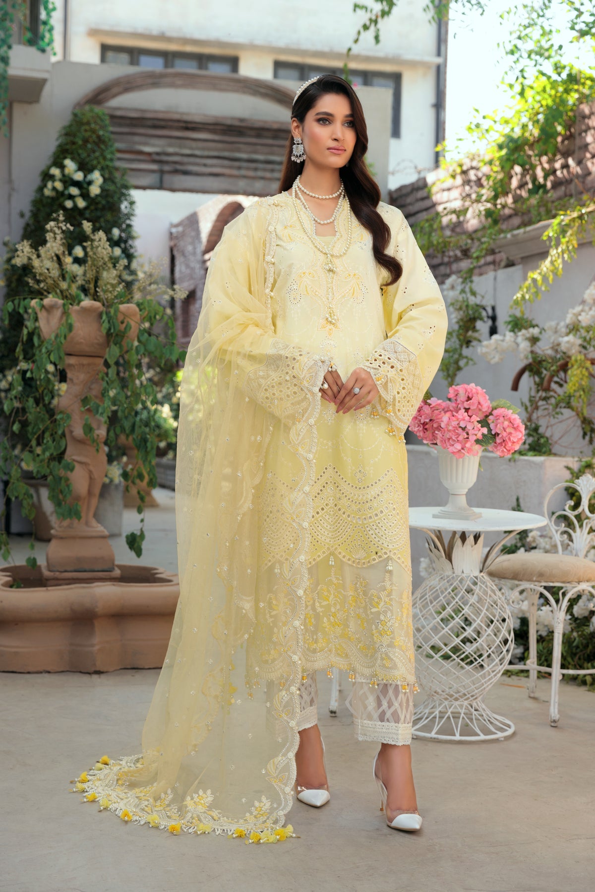 GULBAHAR || CHIKANKARI "22 || ANAYA BY KIRAN CHAUDHARY in UK USA UAE online kapraye.com