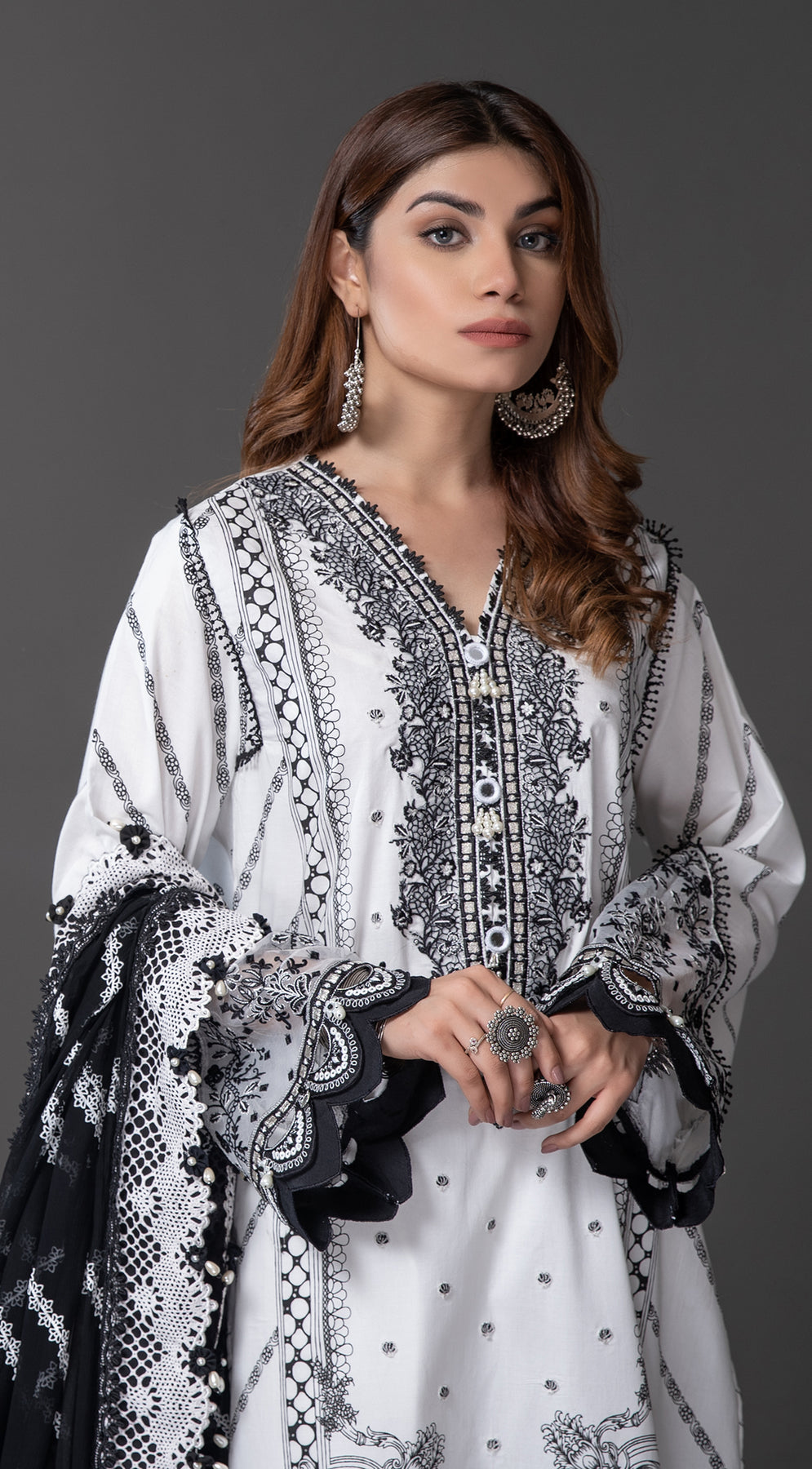 URWA || MONOCHROME MYSTIQUE '22 || ANAYA By Kiran Chaudhry in UK USA UAE online kapraye.com