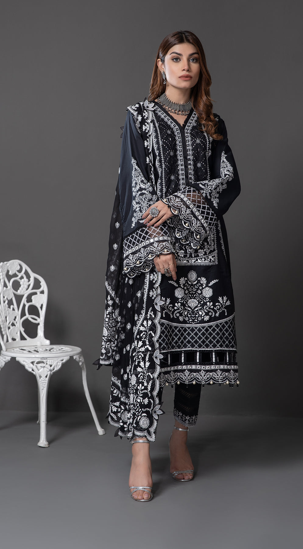 SAHIFA || MONOCHROME MYSTIQUE '22 || ANAYA By Kiran Chaudhry in UK USA UAE online kapraye.com