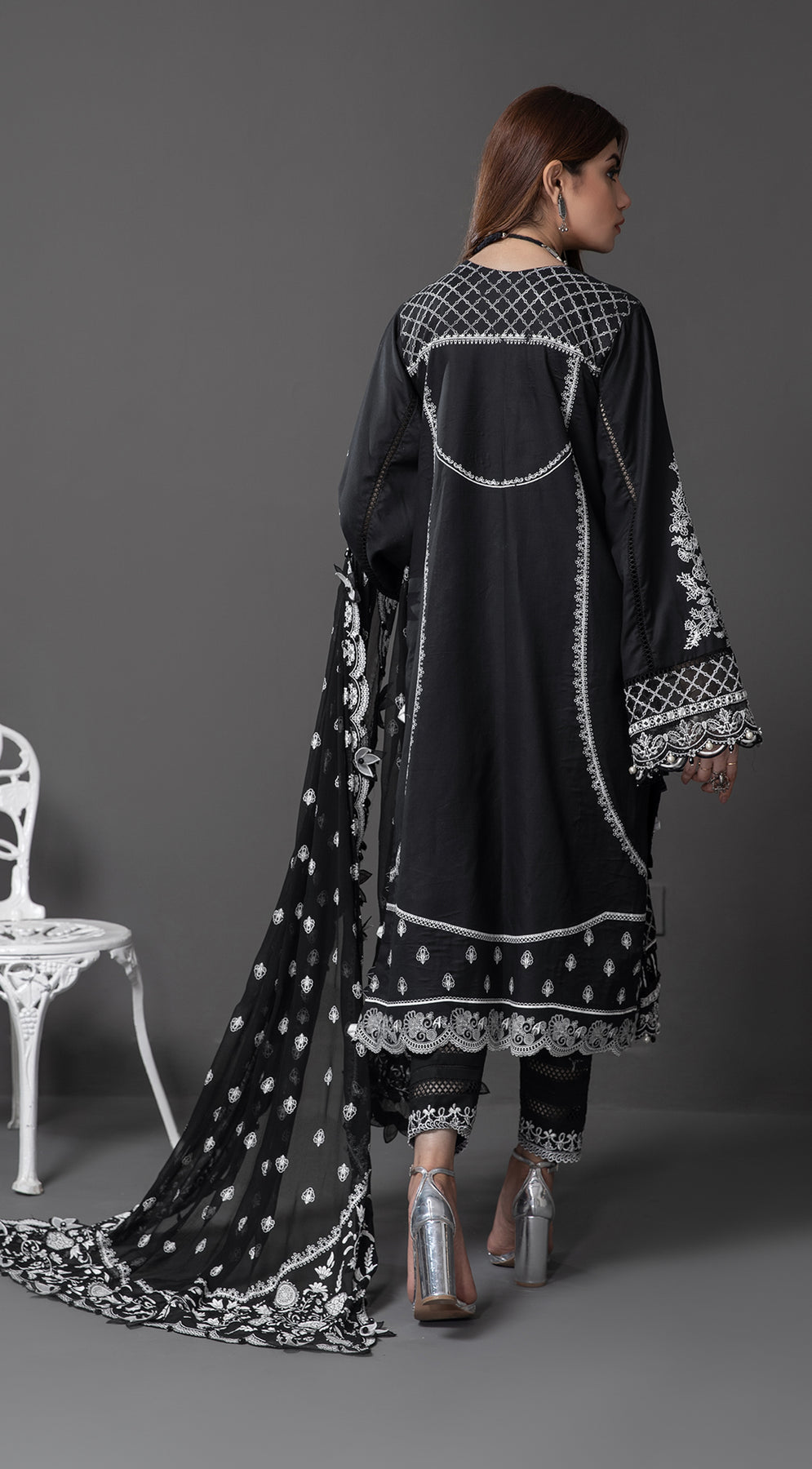 SAHIFA || MONOCHROME MYSTIQUE '22 || ANAYA By Kiran Chaudhry in UK USA UAE online kapraye.com