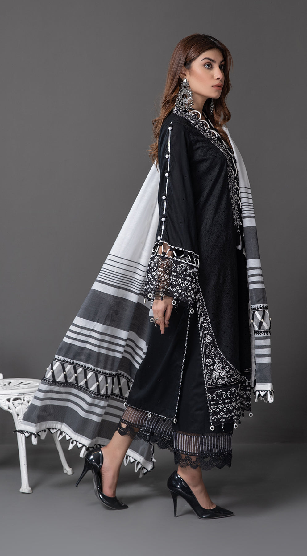 KIARA || MONOCHROME MYSTIQUE '22 || ANAYA By Kiran Chaudhry in UK USA UAE online kapraye.com