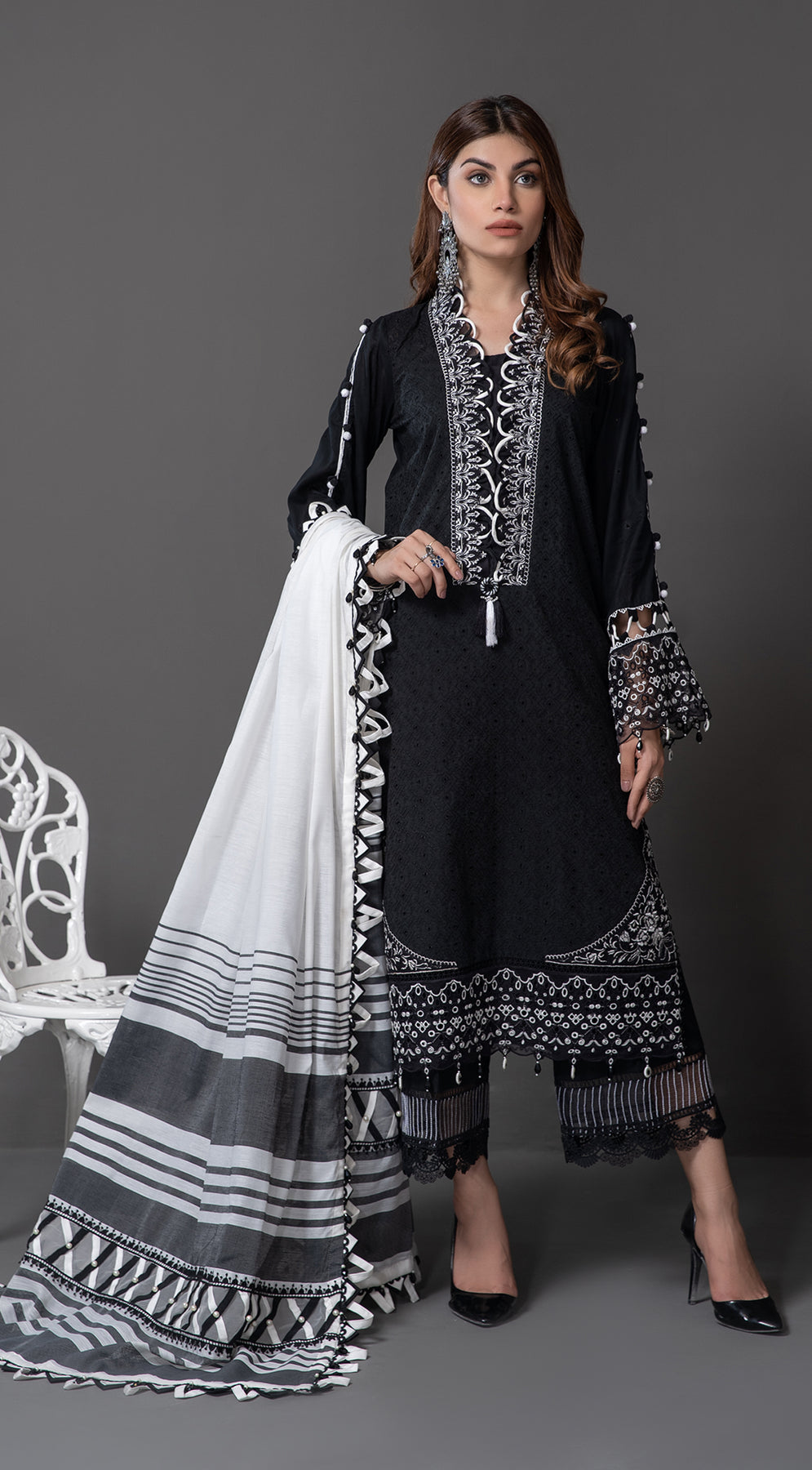 KIARA || MONOCHROME MYSTIQUE '22 || ANAYA By Kiran Chaudhry in UK USA UAE online kapraye.com