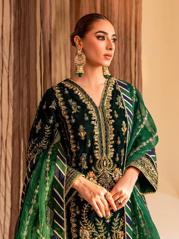 Ismah 04 || EMBROIDERED VELVET '22 || Gulaal in UK USA UAE online kapraye.com