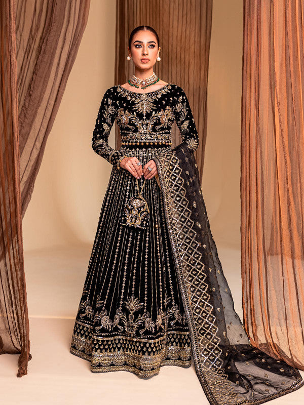 Namar 05 || EMBROIDERED VELVET '22 || Gulaal in UK USA UAE online kapraye.com